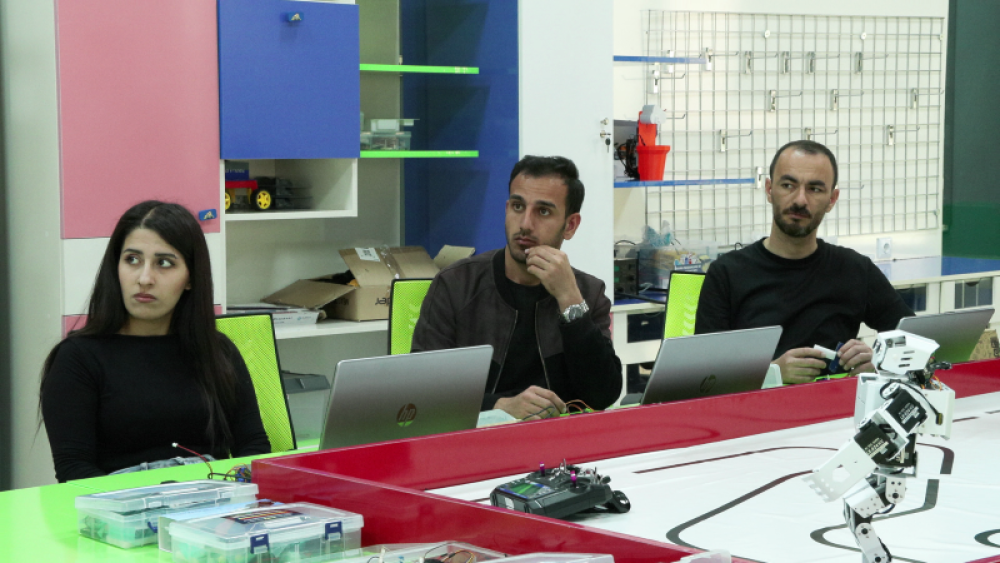 Naxçıvan Dövlət Universitetinin  tələbələri, Naxçıvan Muxtar Respublikası Təhsil Nazirliyinin Tabeliyində fəaliyyət göstərən STEAM Təlim- Tədris Mərkəzində  təcrübədə olublar