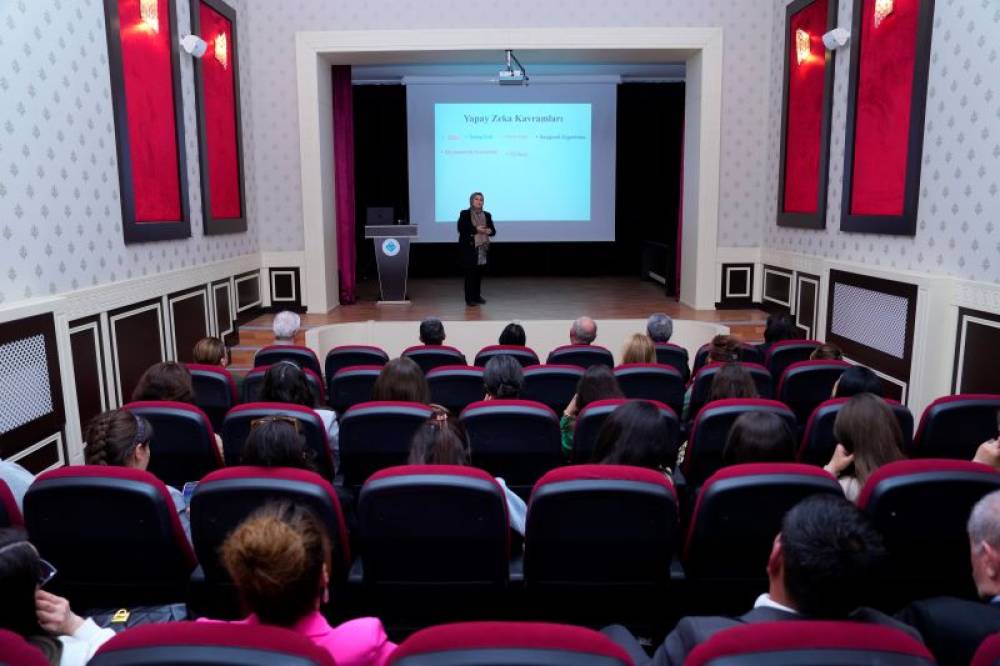 NDU-da professor Rüya Şamlının təlimi keçirilib