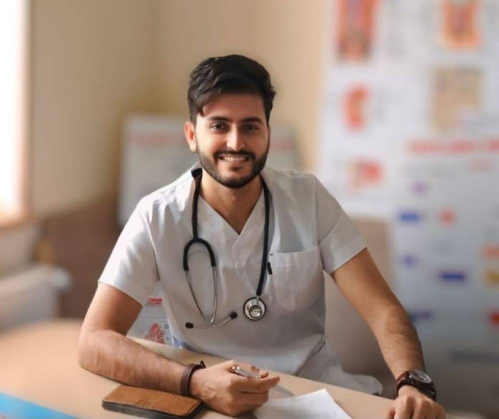 Naxçıvan Dövlət Univetsitetinin Tibb Fakültəsinin Tibb ixtisasının 5-ci kurs tələbəsi  "Babək Bəhrami" Amerika Tibb Assosiasiyasından (AMA) PRA proqram əsaslı "Təlimçi" olmaq hüququ qazanıb.