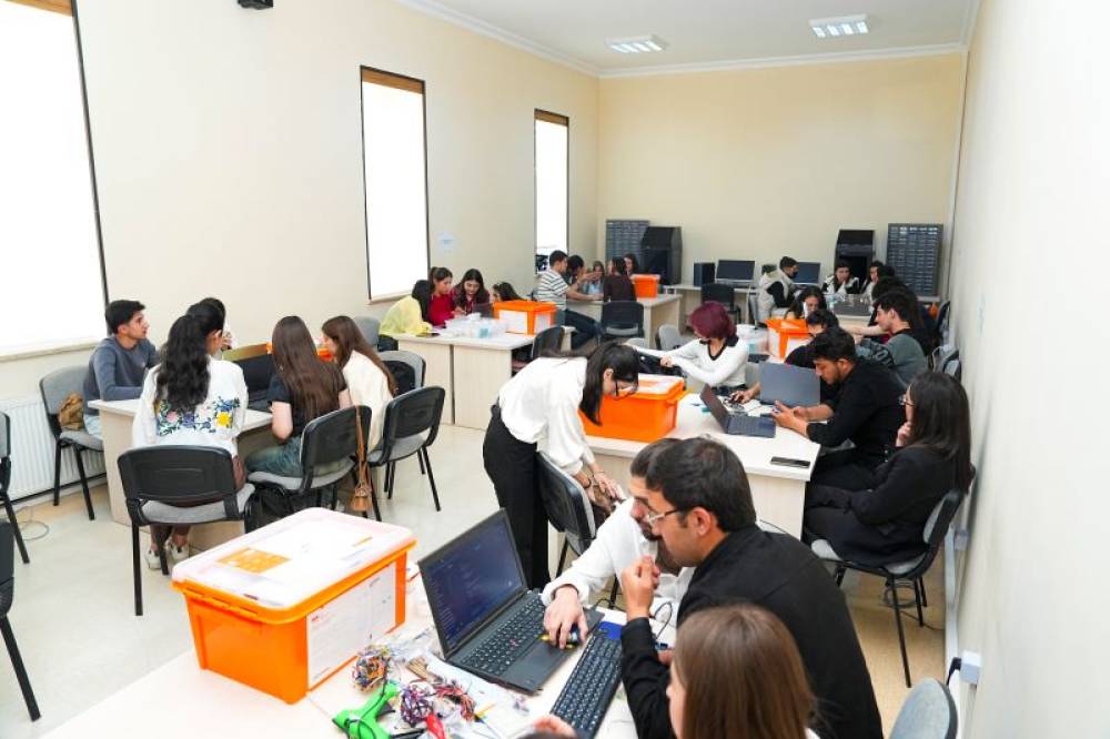 NDU-da "Şəhərsalma və Memarlıq İli" və WUF13-ə həsr olunmuş “Silk Road IoT Hackathon 2026” hakatonu baş tutub