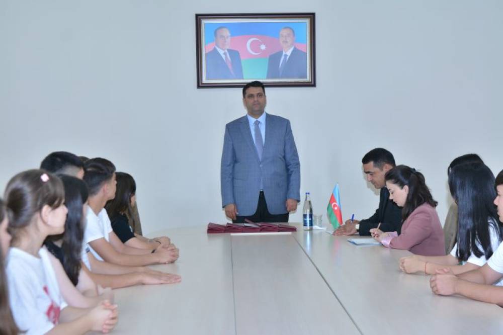 Naxçıvan Dövlət Universitetinin nəzdində İngilis dili Təmayüllü Gimnaziyanın 9-cu sinif şagirdləri buraxılış imtahanında muxtar respublika üzrə ən yüksək nəticə göstəriblər