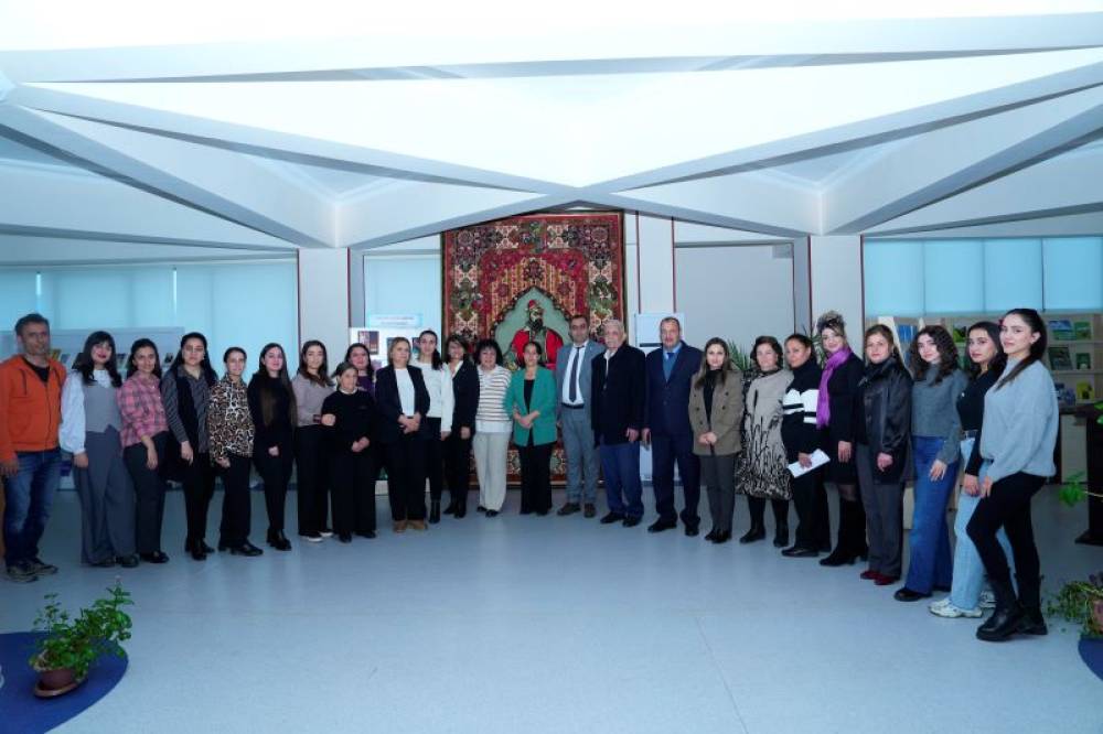 Naxçıvan Dövlət Universitetində “Azərbaycan nağıllarında zaman və məkan” adlı kitabın təqdimatı keçirilib