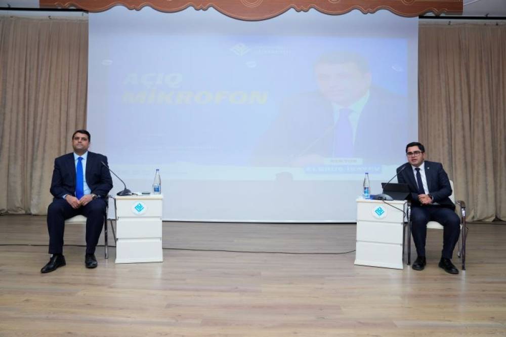 NDU-nun rektoru Elbrus İsayev “Açıq mikrofon” layihəsi çərçivəsində tələbələrlə görüşüb