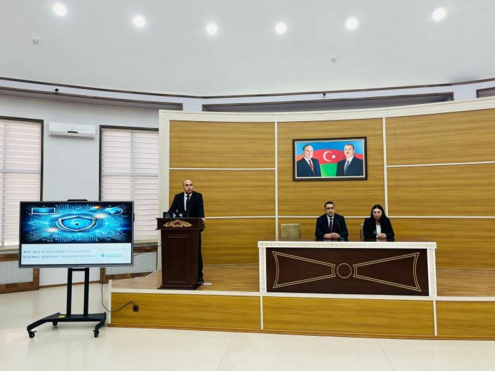 NDU-nun nəzdində İngilis dili Təmayüllü Gimnaziyada “Məktəblilər üçün kibertəhlükəsizlik: rəqəmsal dünyadan təhlükəsiz istifadə" mövzusunda təlim təşkil edilib