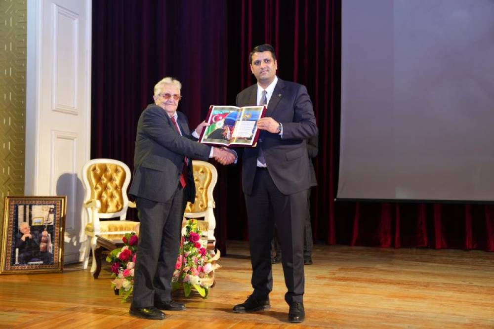 Naxçıvan Dövlət Universiteti Konservatoriyasının müəllimi Əkrəm Məmmədlinin 80 illik yubileyi qeyd olunub.