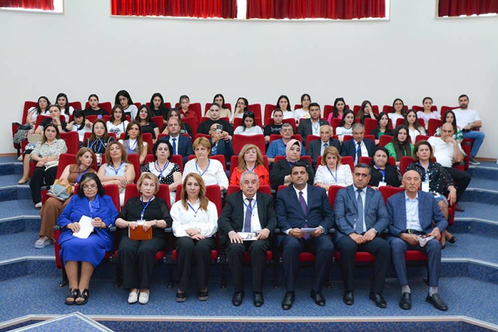 “Fizikanın aktual problemləri” mövzusunda elmi-praktiki konfrans keçirilib