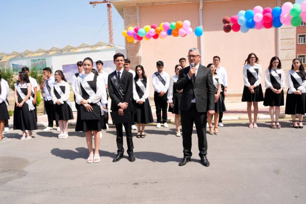 NDU nəzdindəki Gimnaziyada “Son zəng”:  şagirdlərin 94 faizi 200-dən yuxarı bal toplayıb