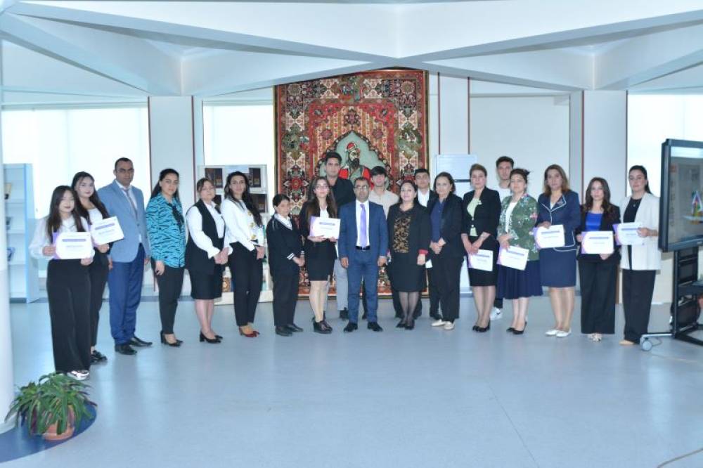 NDU Elmi Kitabxanasının təşkil etdiyi ödənişsiz ingilis dili kursunu müvəffəqiyyətlə bitirən iştirakçıların mükafatlandırma mərasimi keçirilib