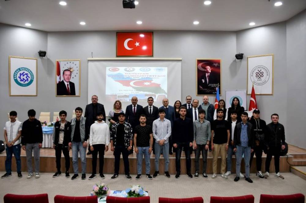 Naxçıvan Dövlət Universitetinin əməkdaşları Türkiyədə muxtariyyətin 100 illiyinə həsr edilən konfransda iştirak ediblər