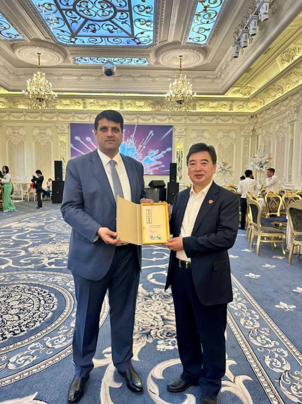 NDU rektoru Elbrus İsayevlə  Pekin Çin Tibb Universitetinin  prezidenti  Tang Zhishu arasında görüş olub