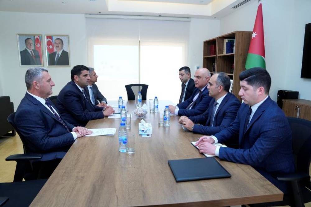 NDU-nun rektoru Elbrus İsayev Azərbaycanın  Əmmandakı səfiri  Eldar Səlimov ilə görüşüb,  İordaniyanın Ali Təhsil və Elmi Tədqiqatlar Nazirliyində olub