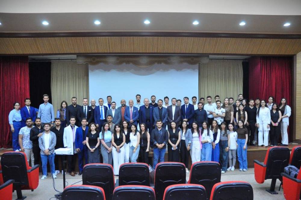 NDU-da “Stomatologiyada İnnovasiyalar” Beynəlxalq elmi-praktiki konfransın plenar iclasları keçirilib