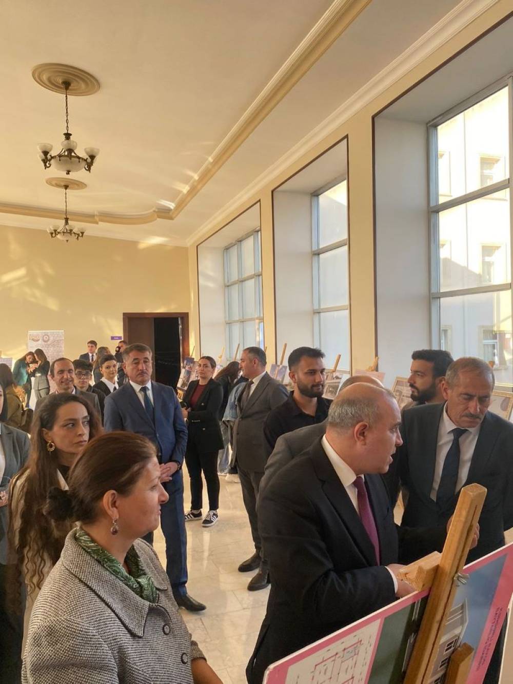 Naxçıvan Dövlət Universitetinin Memarlıq və mühəndislik fakültəsinin  tələbələri “Şəhərsalma və Memarlıq İrsi” sərgisində uğurla çıxış ediblər