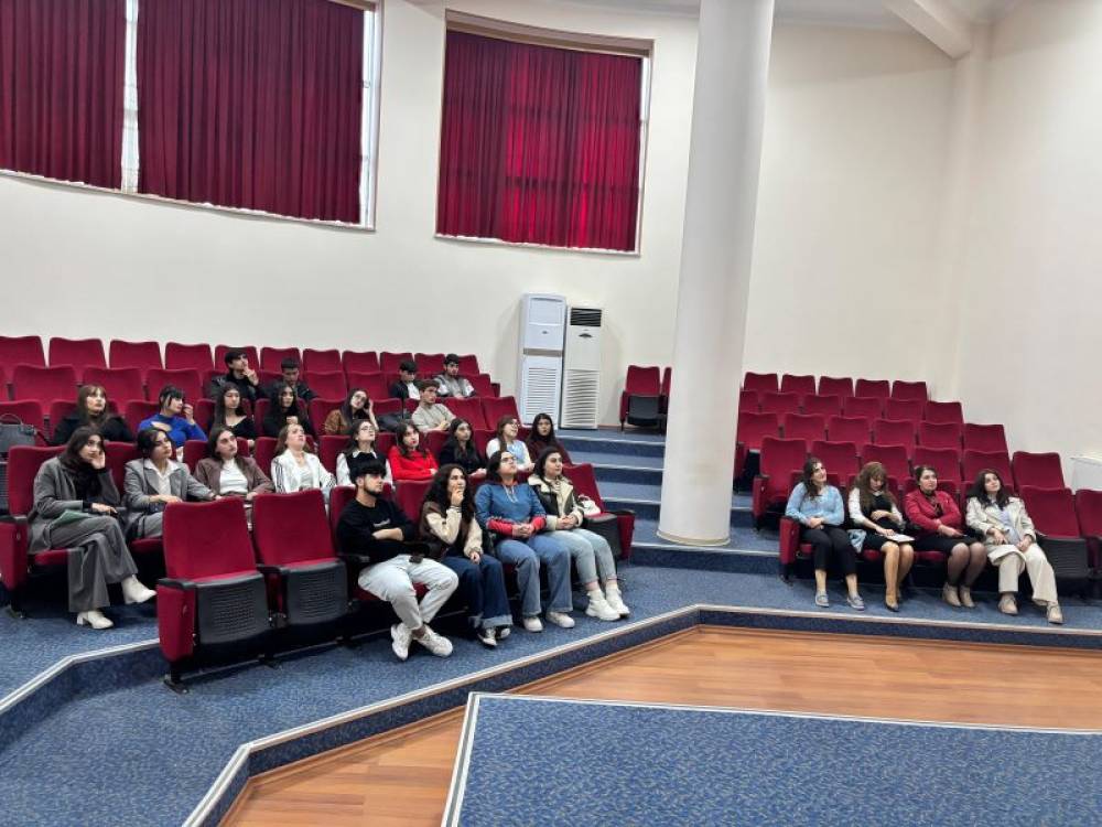 Naxçıvan Dövlət Universitetinin Jurnalistika və xarici ölkələr ədəbiyyatı kafedrasının təşkilatçılığı ilə "Nitqin aydın olsun" mövzusunda onlayn təlim keçirilib