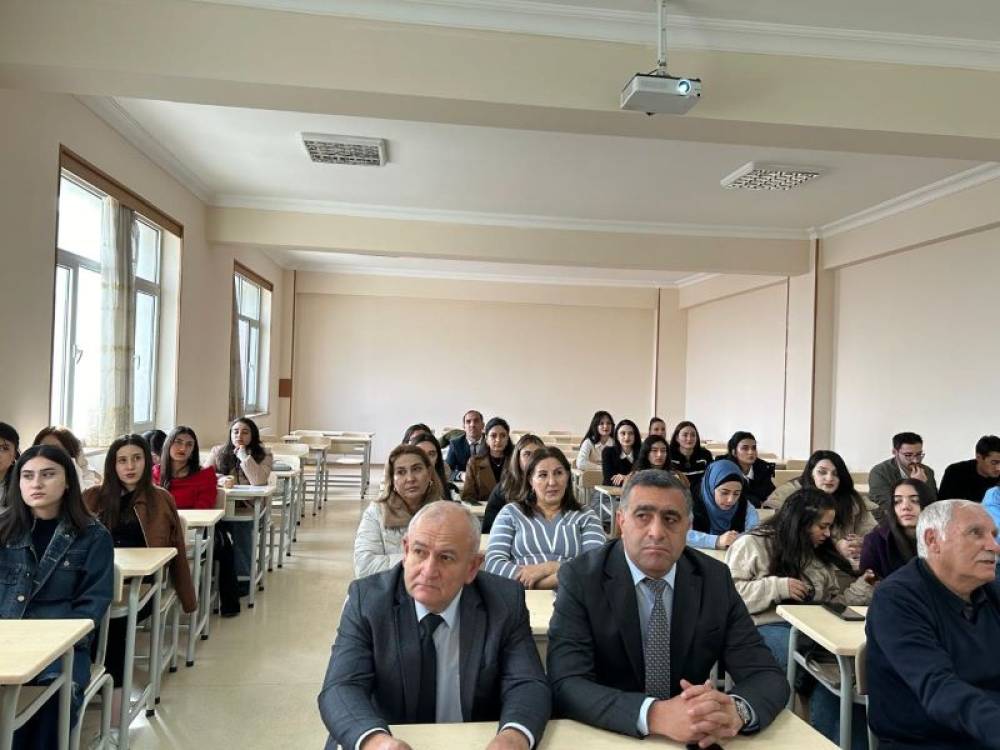 Naxçıvan Dövlət Universitetinin Fizika-riyaziyyat fakültəsində elmi-nəzəri seminar keçirilib