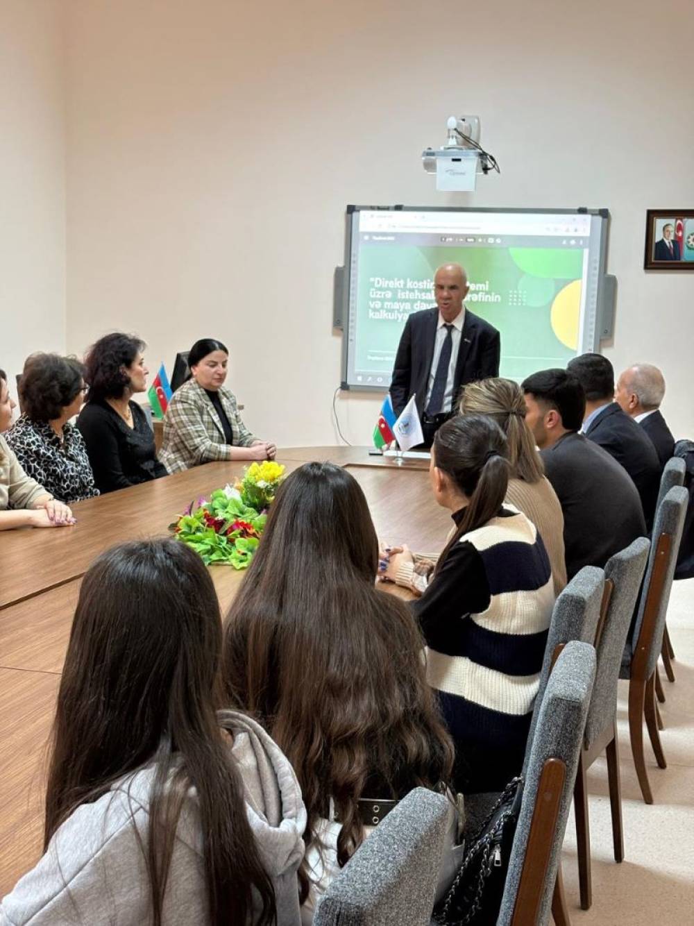 NDU-nun İqtisadiyyat və idarəetmə fakültəsində elmi-nəzəri seminar keçirilib. 