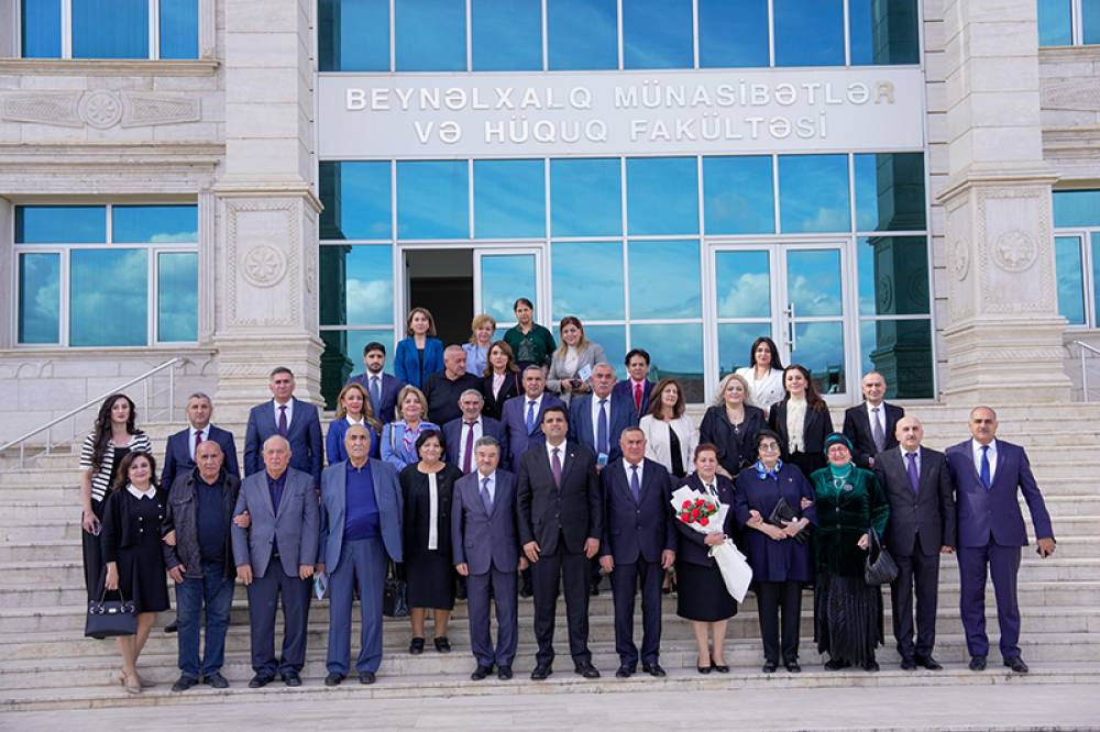 Azərbaycan xalqının Ümummilli Lideri Heydər Əliyevin müəllimi, Naxçıvan Dövlət Universitetinin ilk rektoru Əli Əliyevin 120 illiyi qeyd olunub.