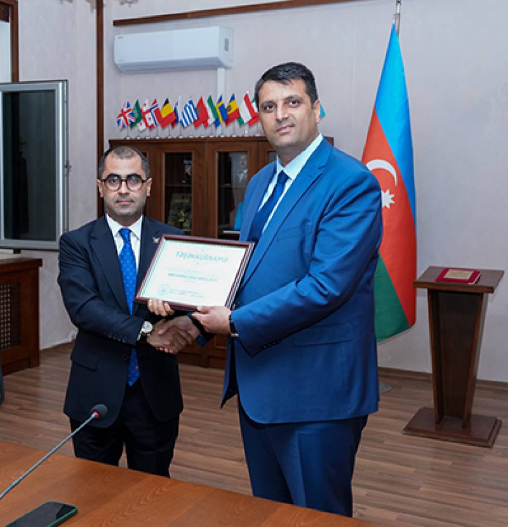 Naxçıvan Dövlət Universitetində Naxçıvan Muxtar Respublikası Ali Məclis Sədrinin müavini, tarix üzrə fəlsəfə doktoru, dosent Arzu Abdullayevə təşəkkürnamə təqdim edilib.