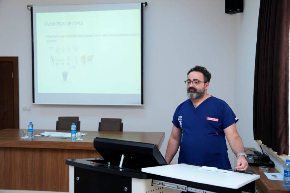 Qafqaz Universitetinin müəllimi Prof. Dr. Savaş Yıldız tərəfindən NDU-nun Təbiətşünaslıq və kənd təsərrüfatı fakültəsində “Baytarlıq təbabətində reproduktiv biotexnologiyanın tətbiqi” adlı seminar keçirilib