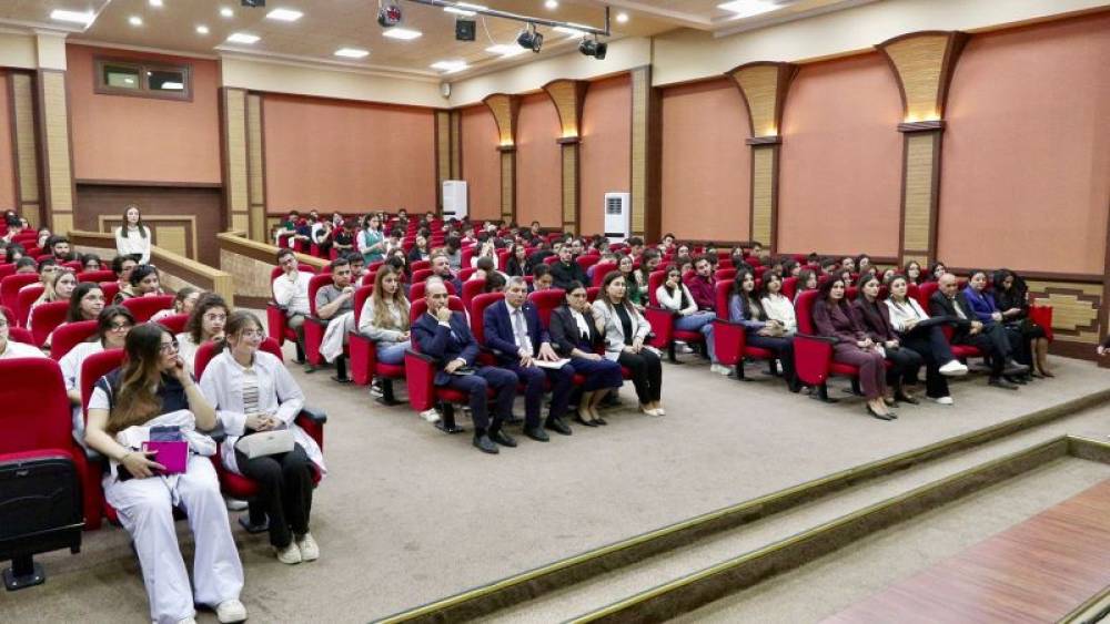 Türkiyəli professorlar NDU-da “Açıq mikrofon” layihəsi çərçivəsində  Tibb fakültəsinin tələbələri ilə görüşüb