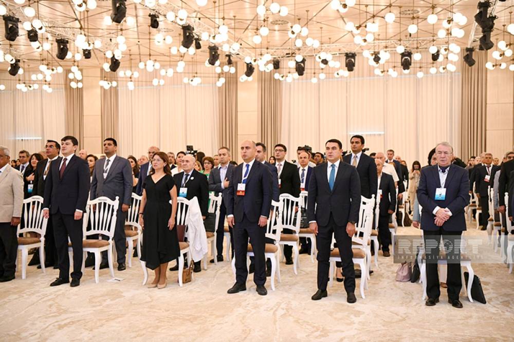 Naxçıvan Dövlət Universitetinin rektoru Xaricdə Yaşayan Azərbaycanlı Alimlərin Forumunda iştirak edib