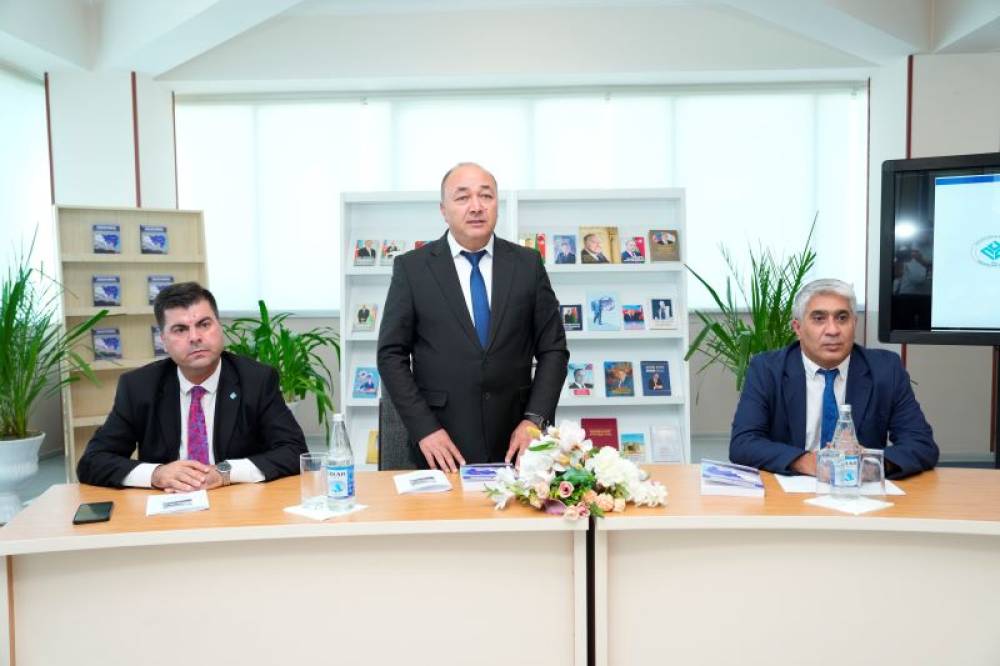 NDU-nun Elmi Kitabxanasında “Zengezur koridoru: Türkiye-Azerbaycan-Nahçivan ekonomik, dış ticaret ve lojistik bağlantıları” adlı toplunun təqdimatı olub