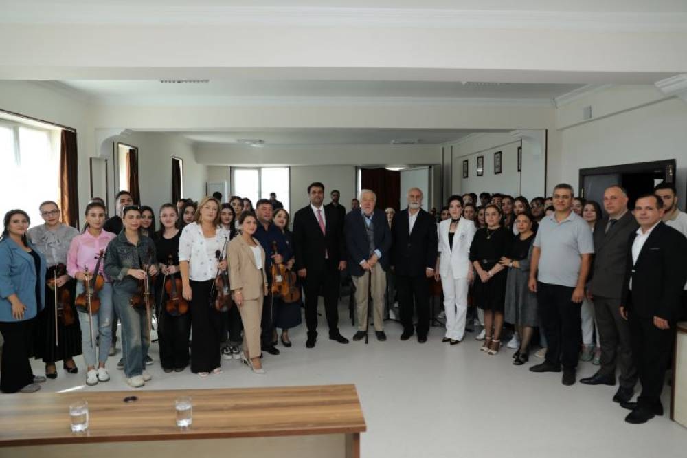 Professor İlber Ortaylı Naxçıvan Dövlət Universitetində olub